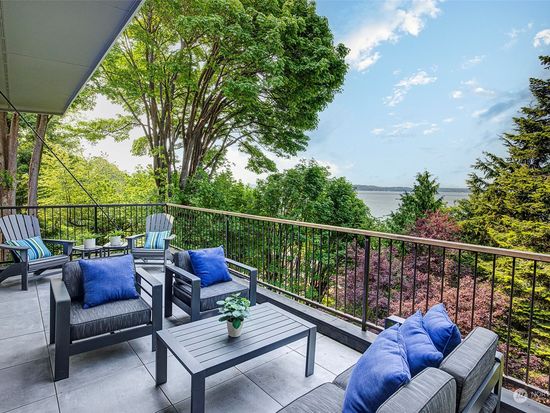 5235 SW Jacobsen Road, Seattle, WA 98116