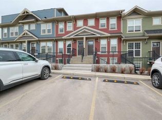 417 NW Cranbrook Sq SE, Calgary, AB T3M3E3