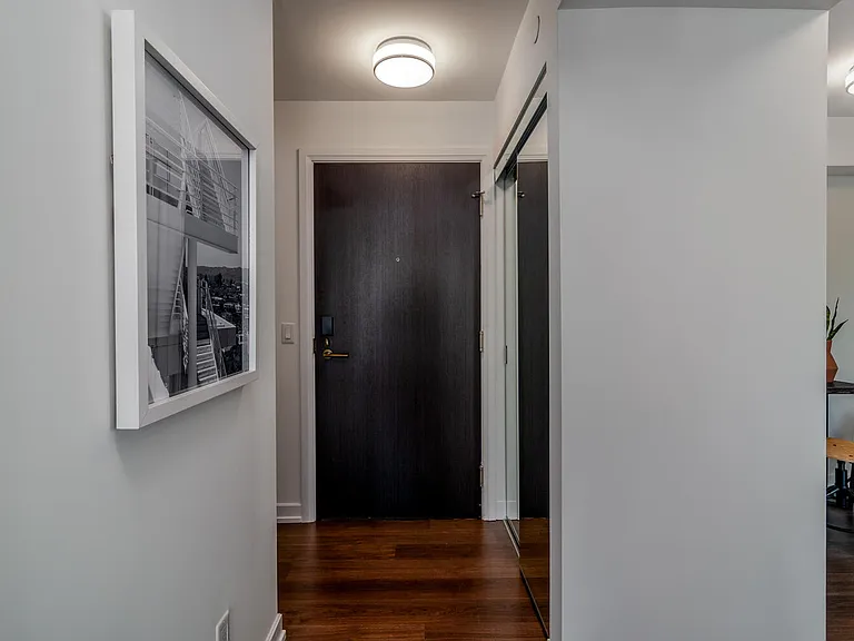 19 Erskine Ave #1308 — Photo 3