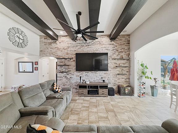 4th image of 1024 Maximo St