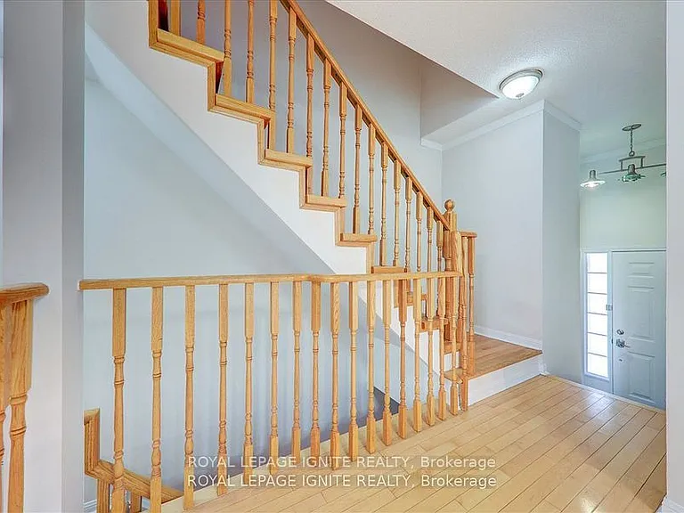 80 Acorn Pl #8 — Photo 14