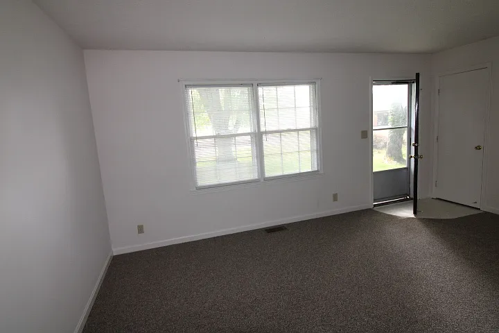 3 bed, 1016 sqft, $1,595 — Photo 4