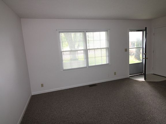 4th image of 9200 Pine Ct