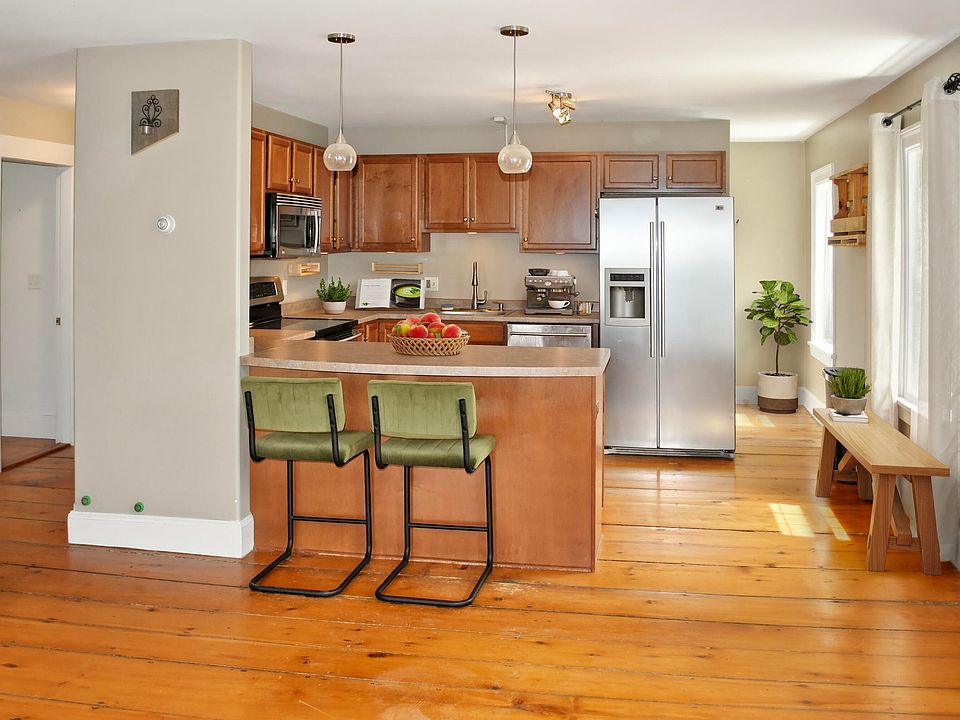 1st image of 20 Oak Grove Avenue #4