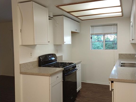 2nd image of 576 E Verdugo Ave APT K