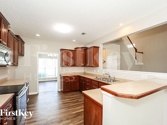 5th image of 140 Miracle Ln