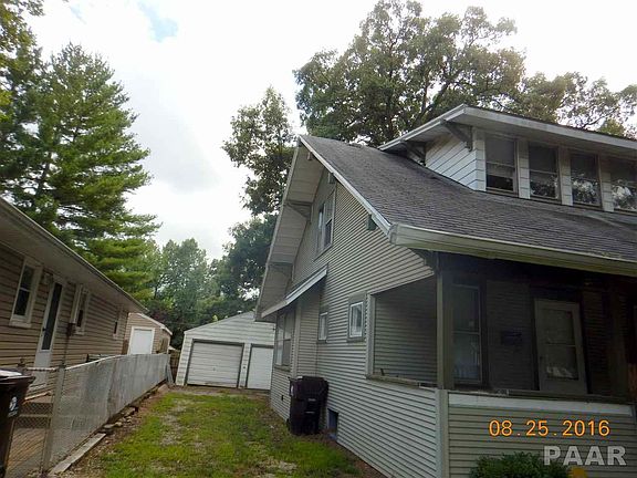2nd image of 1124 E Maywood Ave
