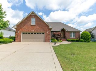 121 Foxrun, Springfield, TN 37172