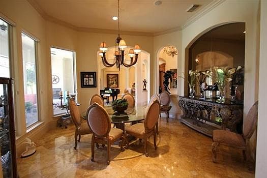 5th image of 4577 Biltmoore Dr