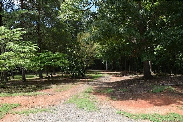 2nd image of 2114 Southpoint Ln