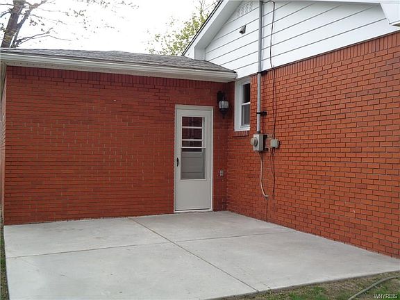 3rd image of 171 Ludwig Ave