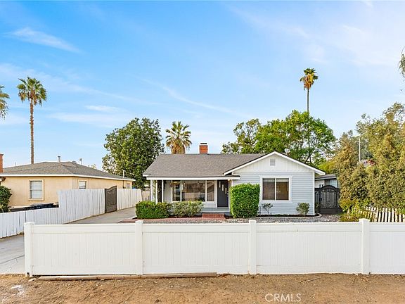 5th image of 839 E Citrus Ave