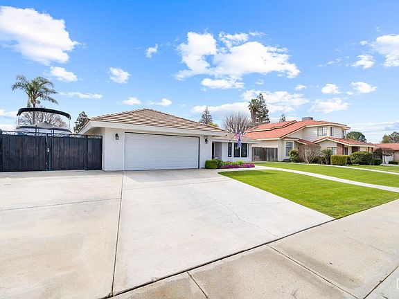 3rd image of 7105 Aztec Way