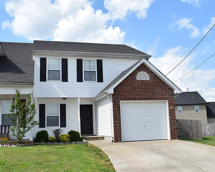 919 Tapoco Ct — Photo 2