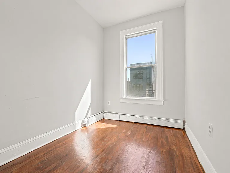 25 W 19th St #2 — Photo 9
