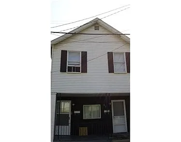 926 Fallowfield Ave photo 1