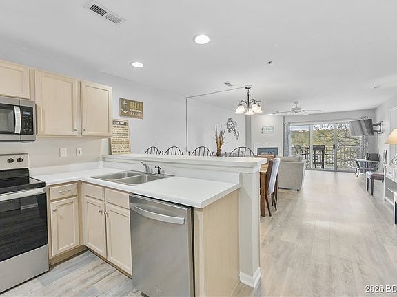 5th image of 1481 Ledges Dr #B-13