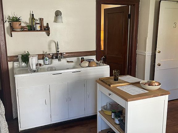 3rd image of 2324 N Weil St #3