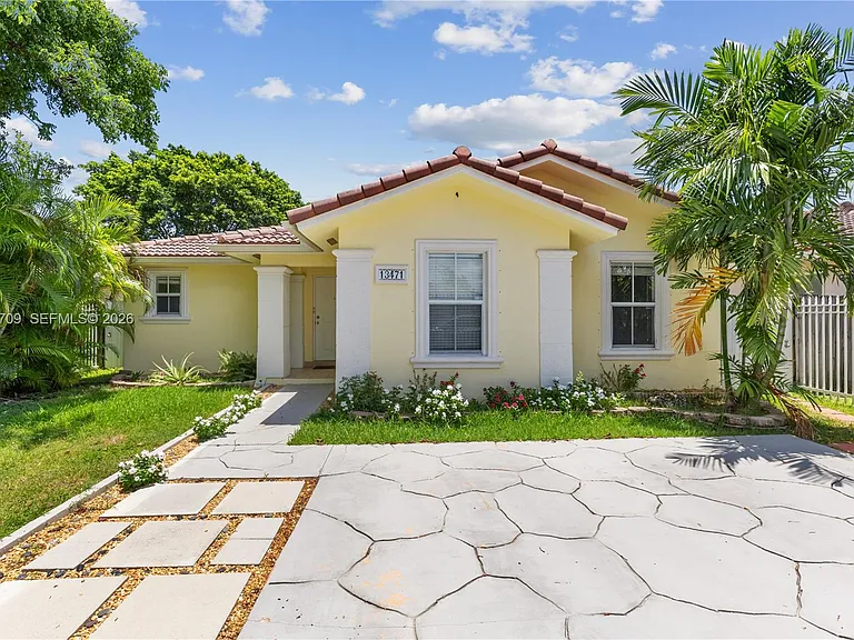 13471 SW 278th Ter — Photo 1