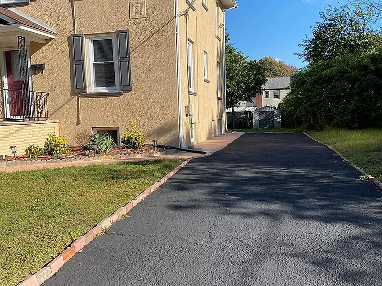 320 Livingston St #2 — Photo 12