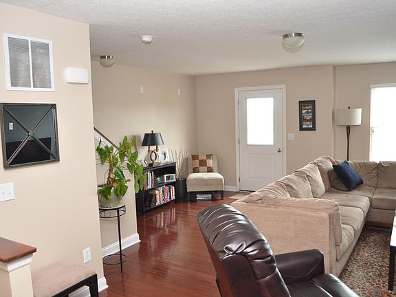 2nd floor living room