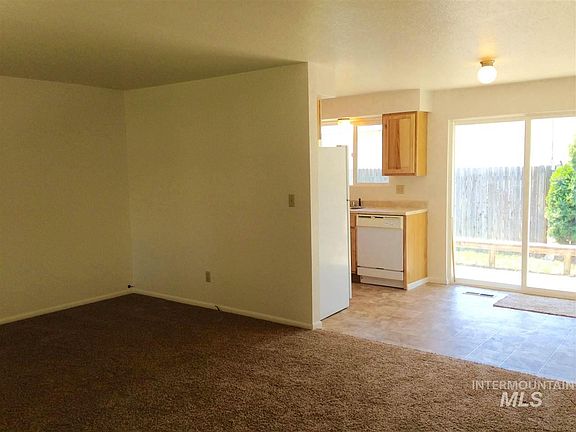 3rd image of 801/803 N Clover Dr