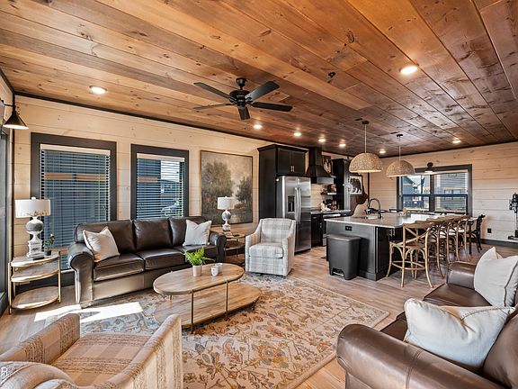 5th image of 292 Rambling Creek Way