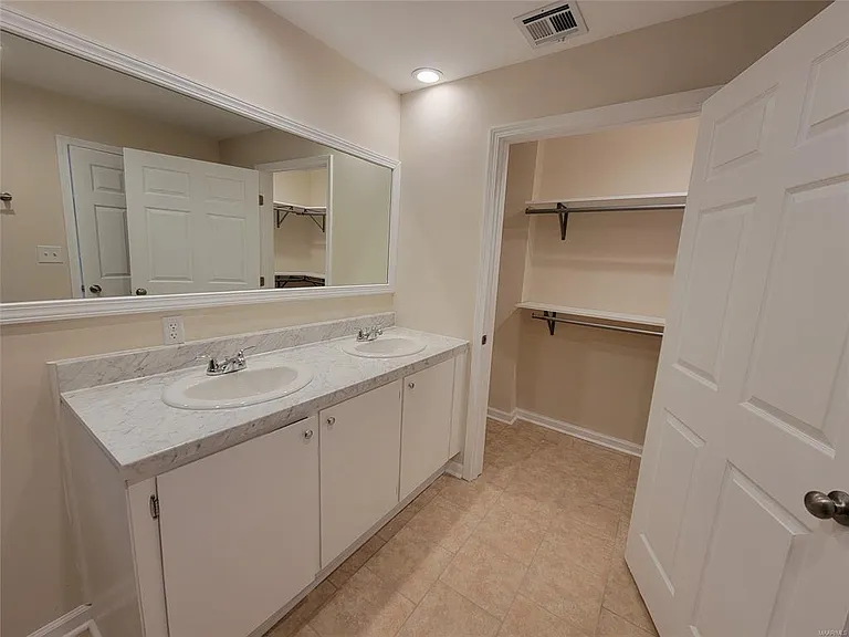 950 Karen Rd — Photo 11