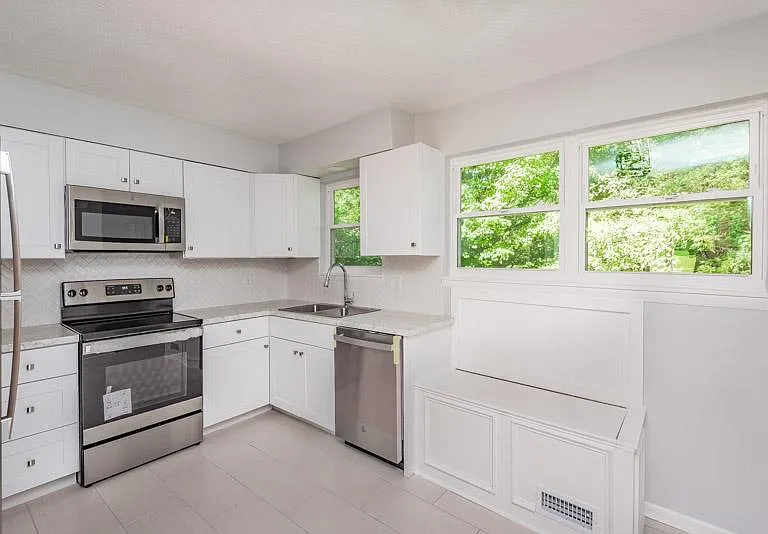 9102 Maiden Ct — Photo 8