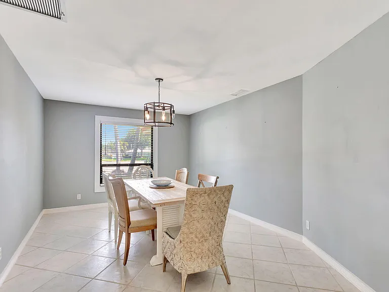 88 Pinehill Trl E — Photo 5