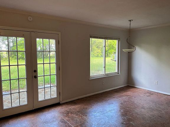 3rd image of 5826 Eunice Ct