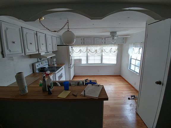 4th image of 420 49th St E Lot 111