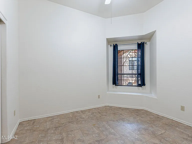3177 W Flowering Cactus Ct — Photo 13