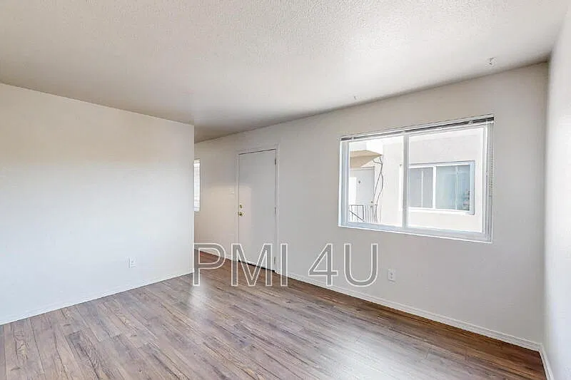 2 bed, 1.0 bath, 675 sqft, $800 — Photo 3