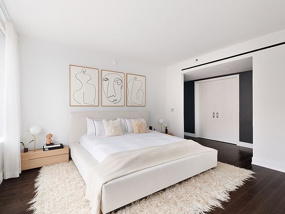5th image of 5 Franklin Pl APT 14D