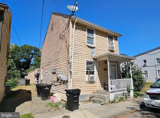 120-122-122 1/2 W Leicester St, Winchester, VA 22601