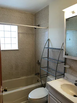 Rented by Voro, LLC | media 8