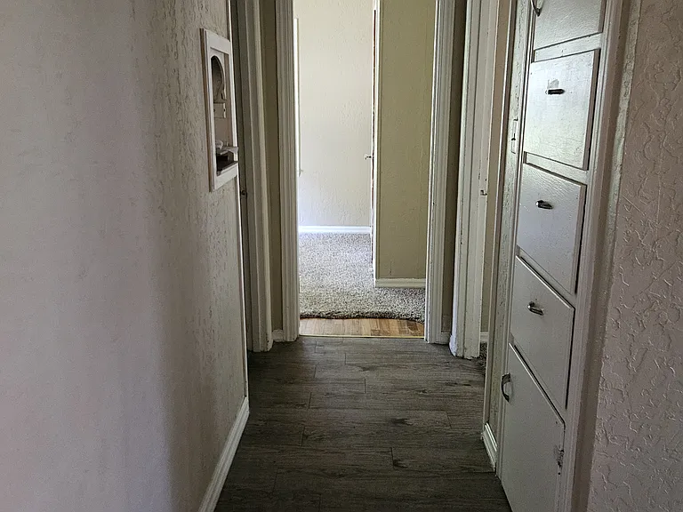 1035 W Ash Ave #B — Photo 4