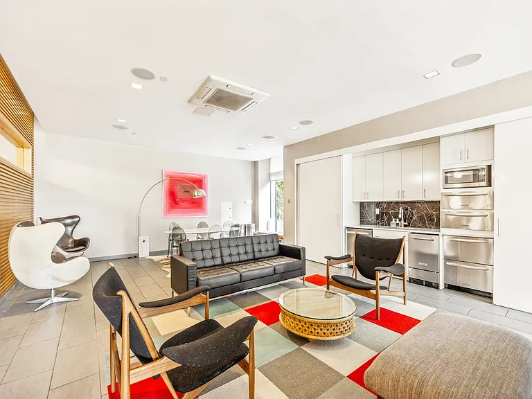5-49 Borden Ave #2J — Photo 10