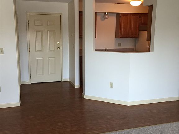 4th image of 7 Railroad Ave APT 305