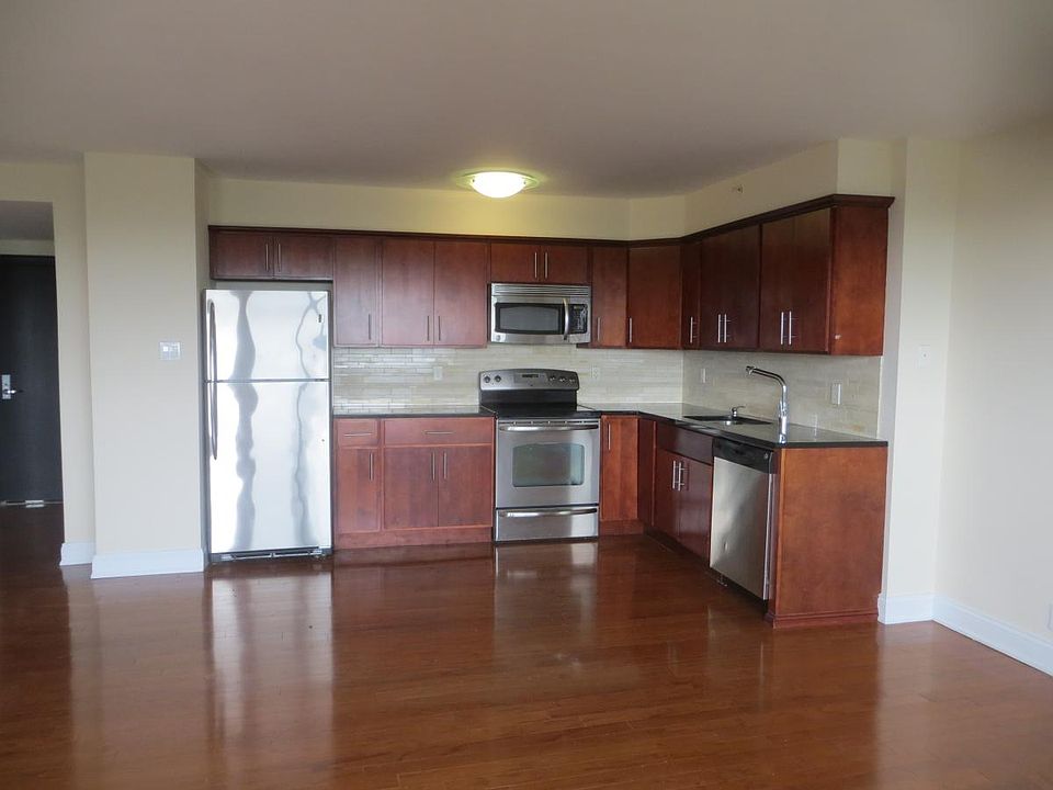 1st image of 60 Parkway Dr E APT 1H