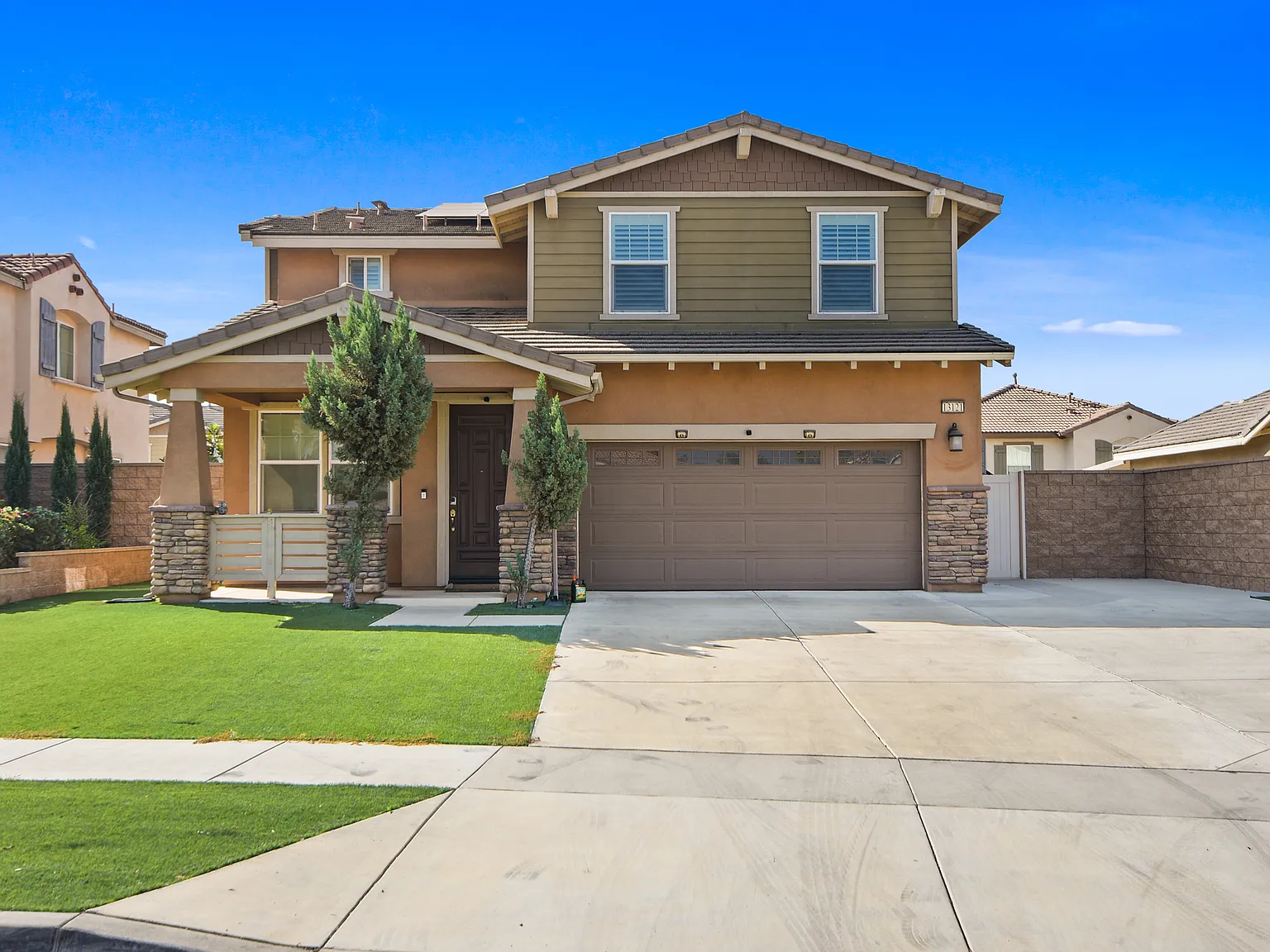 4 bed, 2366 sqft, $3,800 — Photo 1