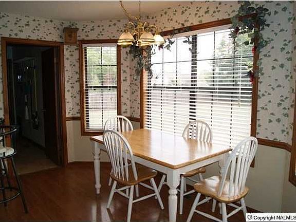 5th image of 130 Singletree Dr