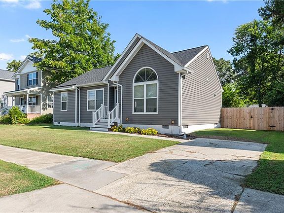 3rd image of 230 Maple Ave