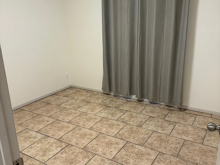 1214 W Manhatton Dr — Photo 14