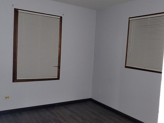 5th image of 570 Drom Ct #D