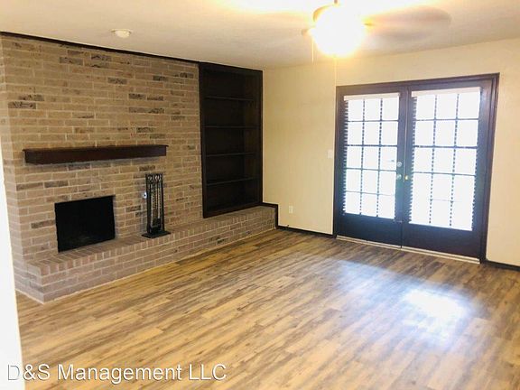 2nd image of 560 SW 93rd St #3813084