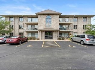 1041 Ashley Ct S APT 3C, Lockport, IL 60441
