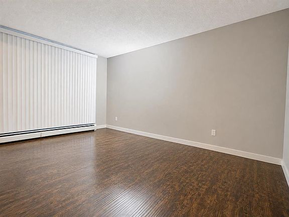 3rd image of 10305 E 116th St NW #202