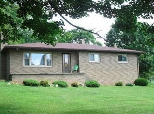 1568 N Hill Rd NW, Dover, OH 44622